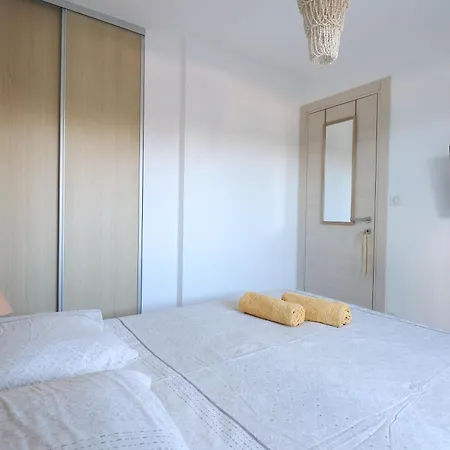 T2 Sun 3 Etoiles- & Commerces A 200m- Terrasse Avec Barbecue- Neuve Avec Parking & Wifi Διαμέρισμα *