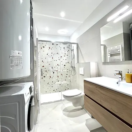 T2 Sun 3 Etoiles- Plage & Commerces A 200M- Terrasse Avec Barbecue- Residence Neuve Avec Parking & Wifi * Les Hameaux de Porticcio