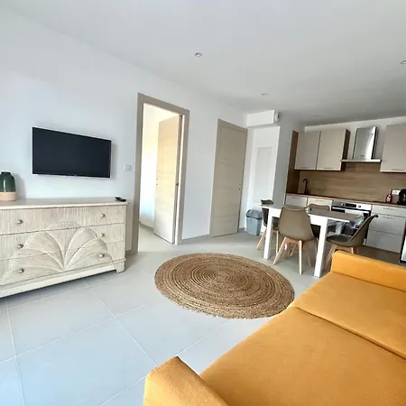 T2 Sun 3 Etoiles- Plage & Commerces A 200M- Terrasse Avec Barbecue- Residence Neuve Avec Parking & Wifi * Les Hameaux de Porticcio