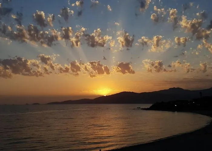 T2 SUN 3 étoiles- Plage&Commerces à 200m- Terrasse avec Barbecue- Résidence neuve avec Parking&Wifi Apartamento *