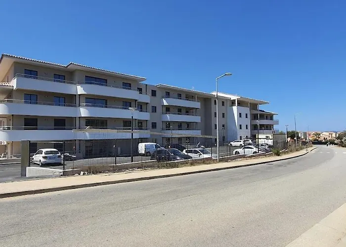 T2 Sun 3 Etoiles- Plage & Commerces A 200M- Terrasse Avec Barbecue- Residence Neuve Avec Parking & Wifi דירה Les Hameaux de Porticcio